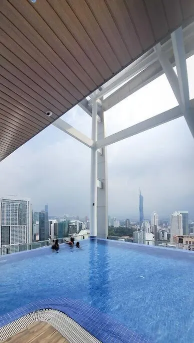 Col 18A Modern Balcony Klcc View Infinity Pool Apartment Kuala Lumpur Malaysia