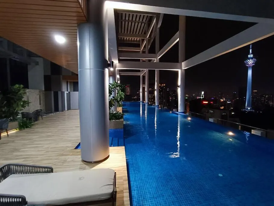 Col 18A Modern Balcony Klcc View Infinity Pool Apartment Kuala Lumpur