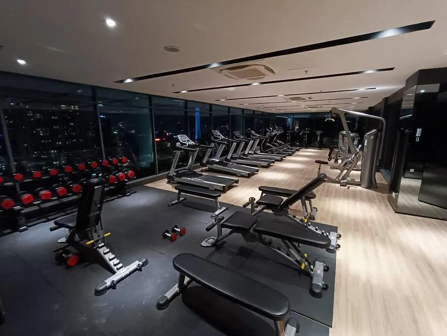 Col 18A Modern Balcony Klcc View Infinity Pool Apartment Kuala Lumpur 0*,